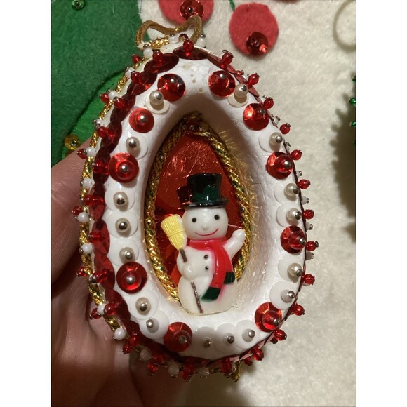 OVAL Push Pin 5 Christmas Ornaments Snowman Diorama Beautiful Beaded Sequined - Picture 2 of 16